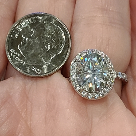 Moissanite 3 Carat Oval cut Ring - Picture 13 of 17